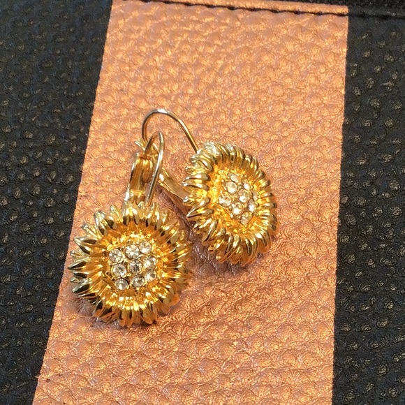 Sunflower lever back earrings - Picture 1 of 5